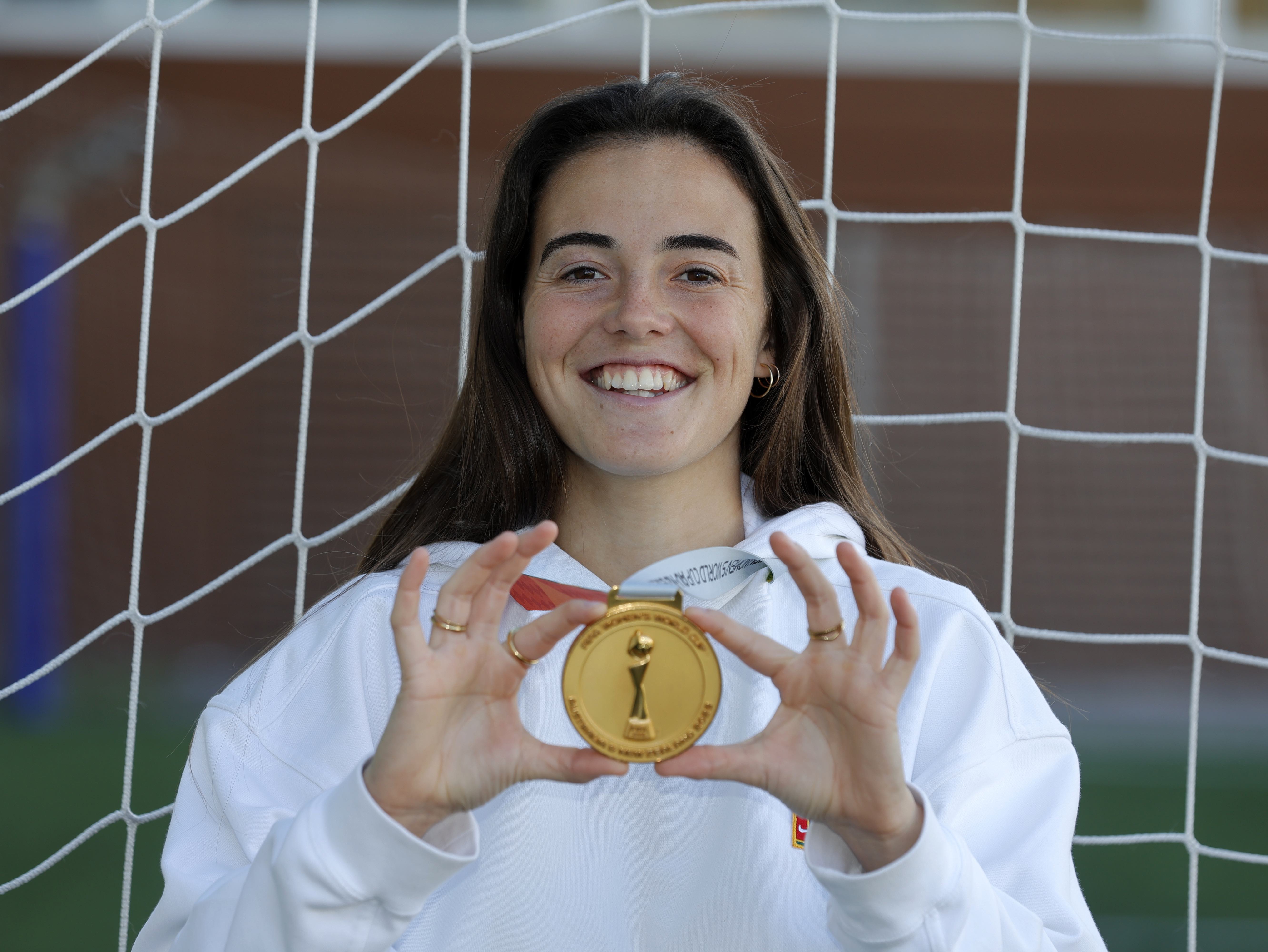 Maria Pérez amb la medalla de campiona del Món.